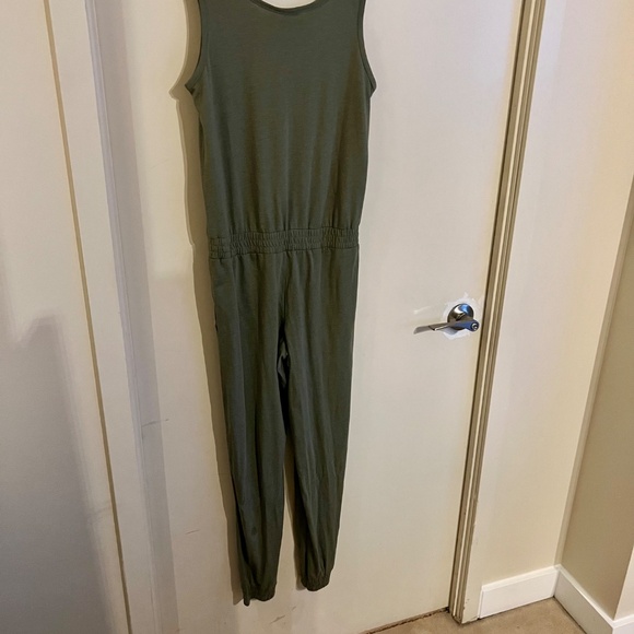 TenTree Jumpsuit - Picture 3 of 3